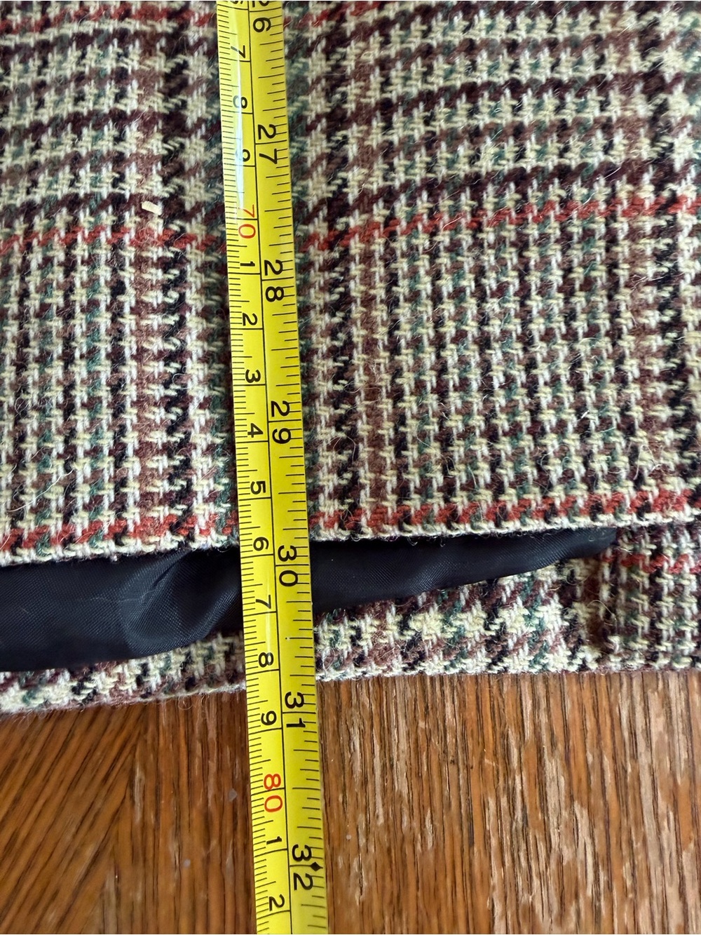 Vintage Wool Houndstooth Blazer with Black Velvet Collar - Picture 6 of 6